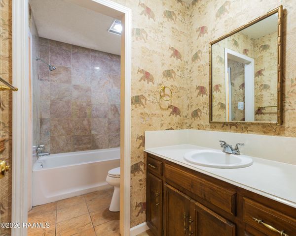 206 Southfield Parkway 206, Lafayette, LA 70506