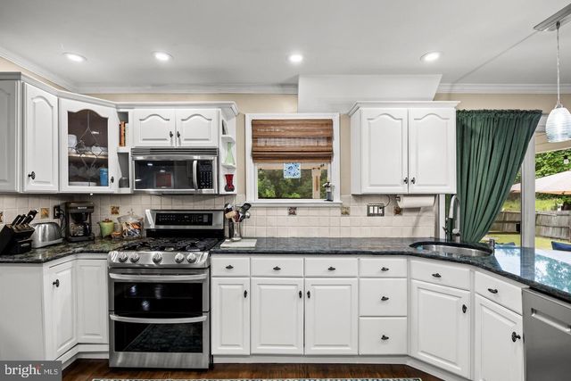 203 PATRICIA AVE, Delran, NJ 08075