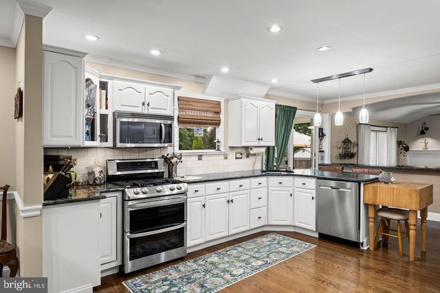203 PATRICIA AVE, Delran, NJ 08075