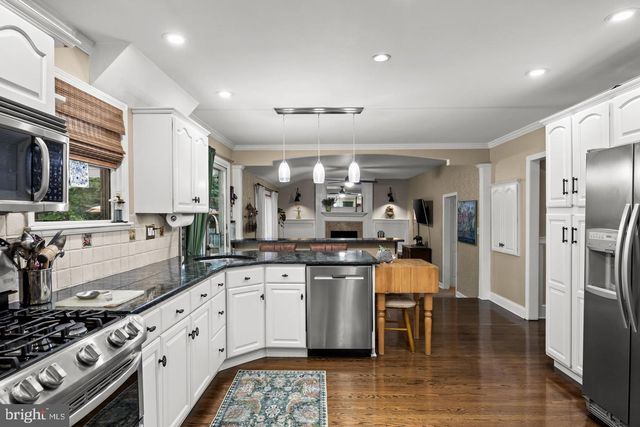 203 PATRICIA AVE, Delran, NJ 08075