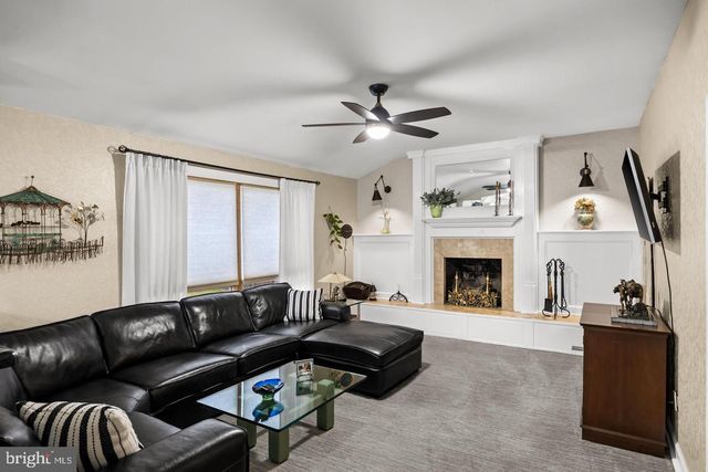 203 PATRICIA AVE, Delran, NJ 08075