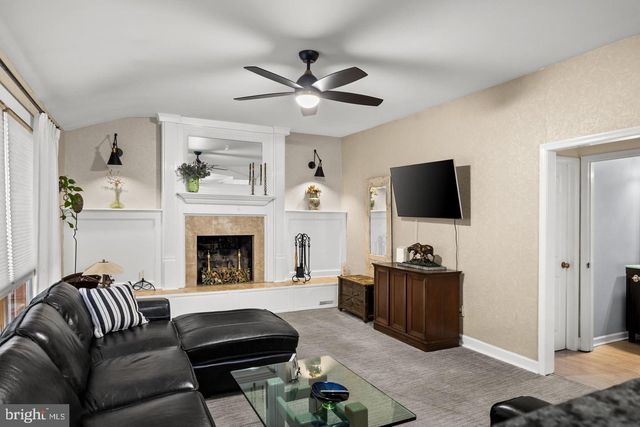 203 PATRICIA AVE, Delran, NJ 08075