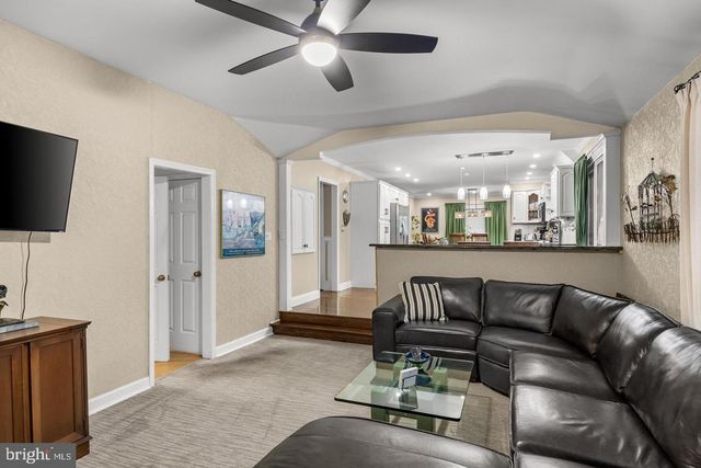203 PATRICIA AVE, Delran, NJ 08075