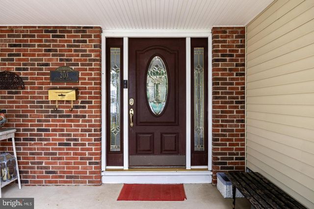 203 PATRICIA AVE, Delran, NJ 08075