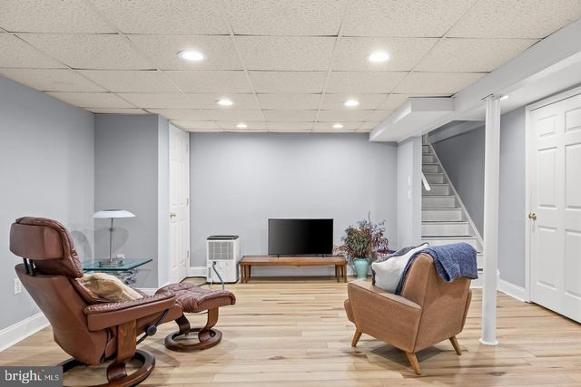 203 PATRICIA AVE, Delran, NJ 08075