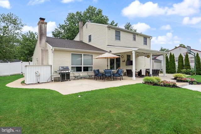 203 PATRICIA AVE, Delran, NJ 08075