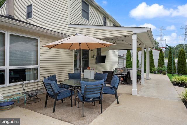203 PATRICIA AVE, Delran, NJ 08075