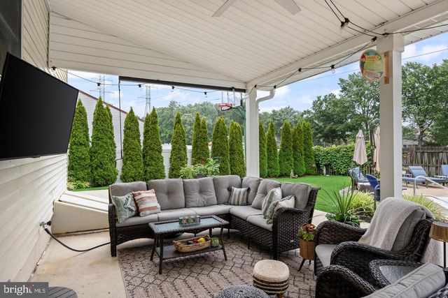 203 PATRICIA AVE, Delran, NJ 08075