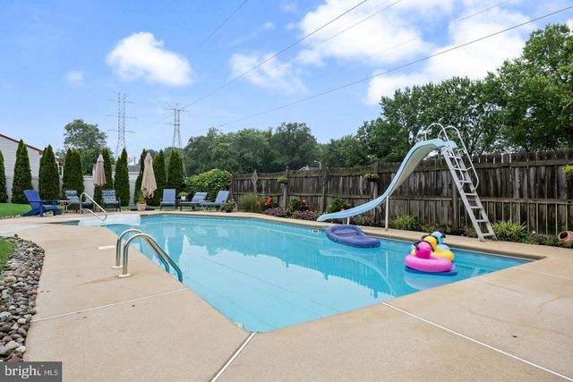 203 PATRICIA AVE, Delran, NJ 08075