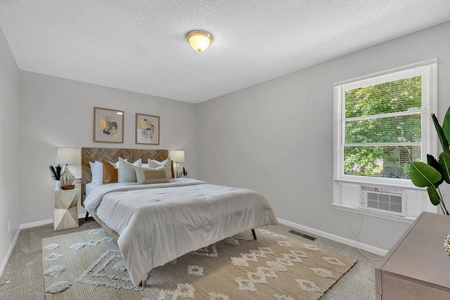 523 Williamsburg Dr, Nashville, TN 37214