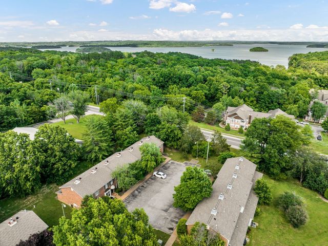 523 Williamsburg Dr, Nashville, TN 37214