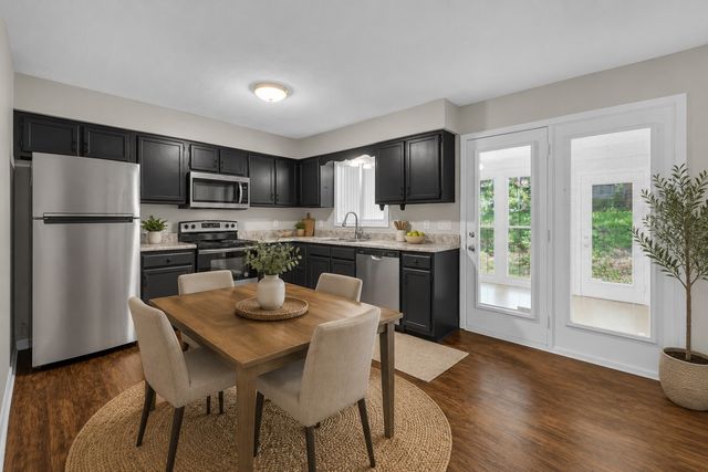 523 Williamsburg Dr, Nashville, TN 37214