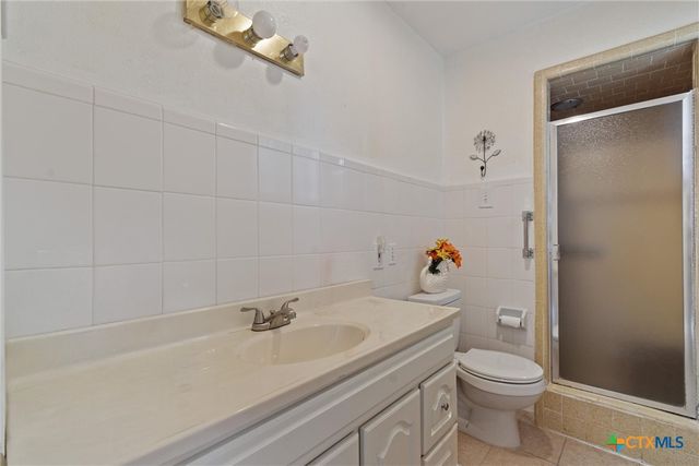 2080 Allison Road, Martindale, TX 78655
