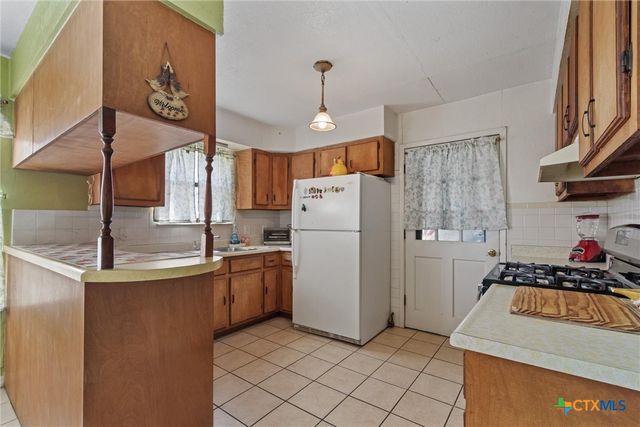 2080 Allison Road, Martindale, TX 78655
