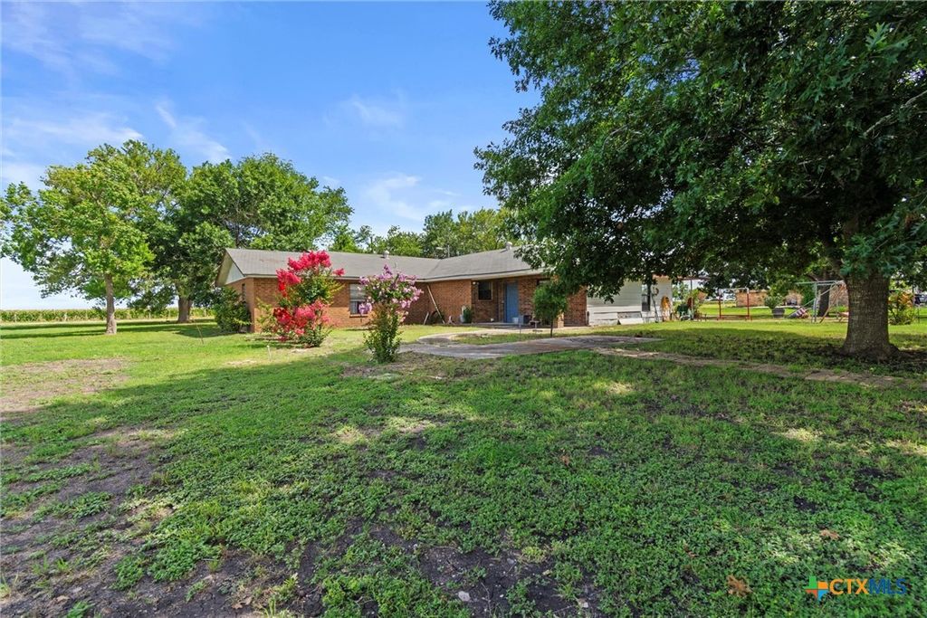 Image 32 of property listing at 2080 Allison Road, Martindale, TX 78655