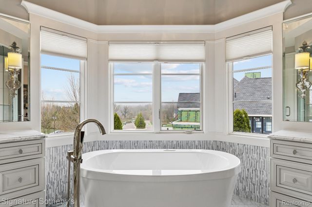 4911 Pinnacle Boulevard, Oakland Charter Township, MI 48306