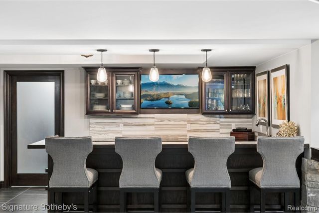 4911 Pinnacle Boulevard, Oakland Charter Township, MI 48306