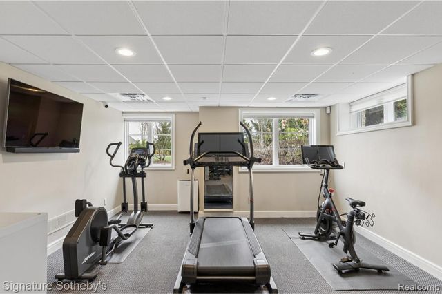 4911 Pinnacle Boulevard, Oakland Charter Township, MI 48306