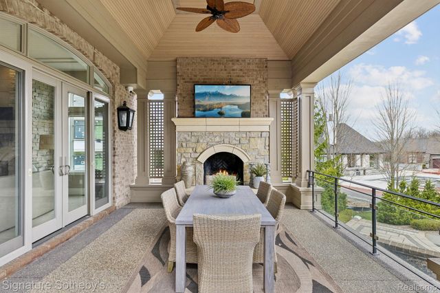 4911 Pinnacle Boulevard, Oakland Charter Township, MI 48306