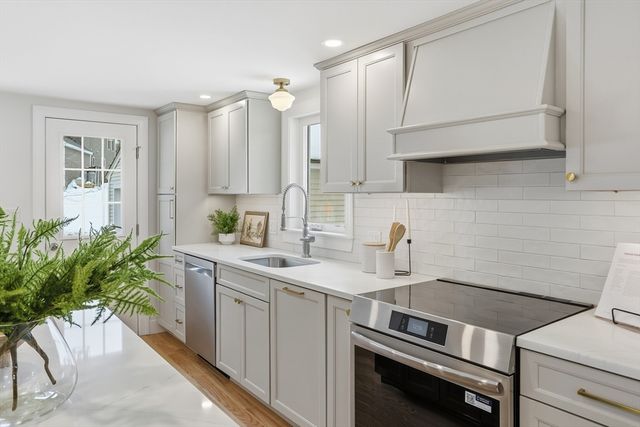 4 Littlefield Rd, Acton, MA 01720