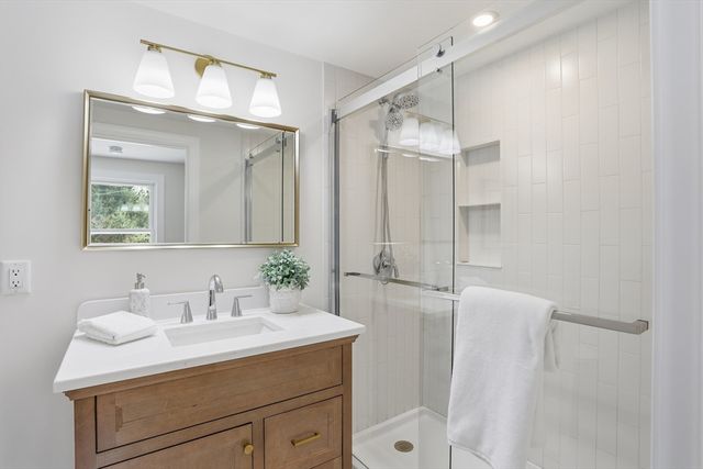 4 Littlefield Rd, Acton, MA 01720