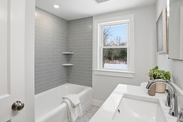 4 Littlefield Rd, Acton, MA 01720