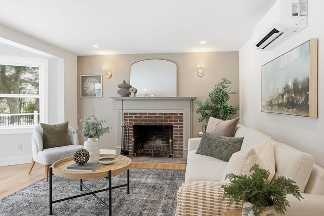 4 Littlefield Rd, Acton, MA 01720