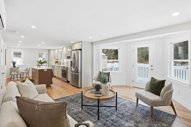 4 Littlefield Rd, Acton, MA 01720