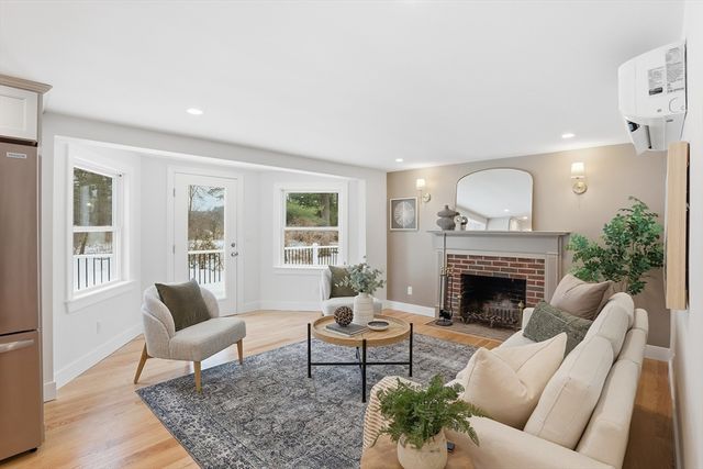 4 Littlefield Rd, Acton, MA 01720