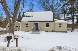 4 Littlefield Rd, Acton, MA 01720