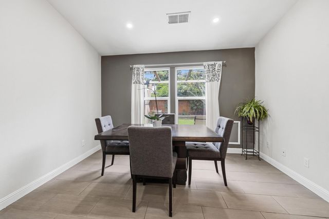 3223 W Sedona Avenue, Visalia, CA 93291