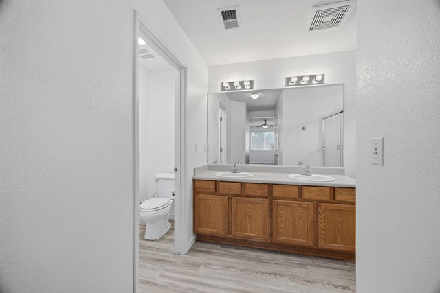 3223 W Sedona Avenue, Visalia, CA 93291