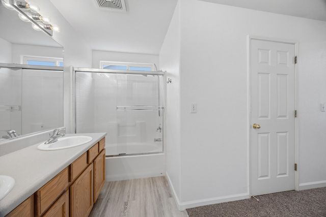 3223 W Sedona Avenue, Visalia, CA 93291