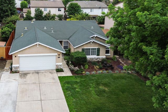 3223 W Sedona Avenue, Visalia, CA 93291