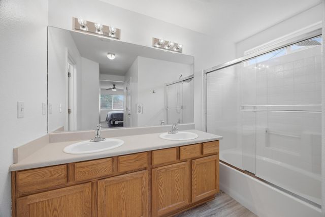 3223 W Sedona Avenue, Visalia, CA 93291