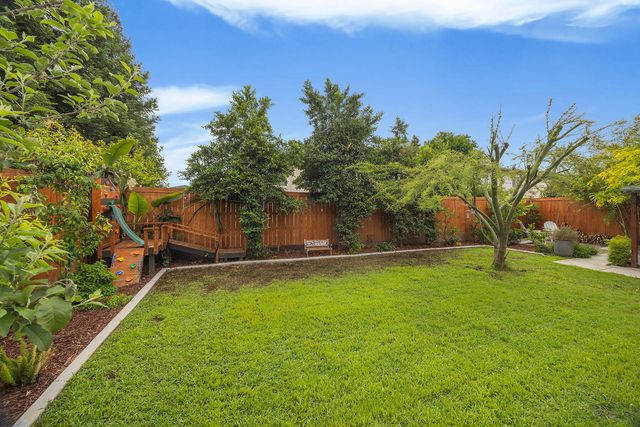 3223 W Sedona Avenue, Visalia, CA 93291