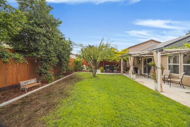 3223 W Sedona Avenue, Visalia, CA 93291