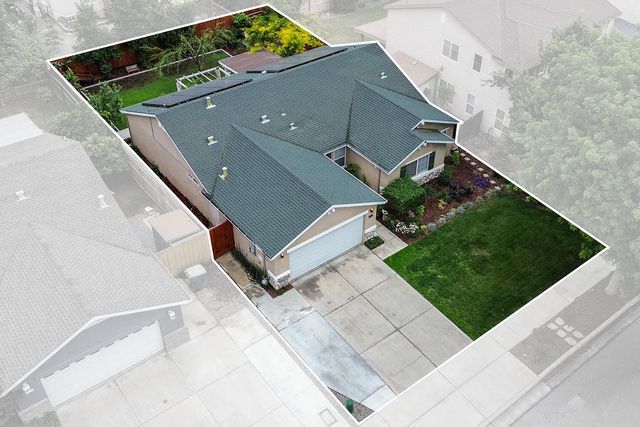 3223 W Sedona Avenue, Visalia, CA 93291