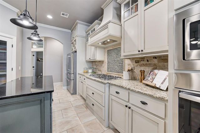 18513 Haslemere Lane, Edmond, OK 73012
