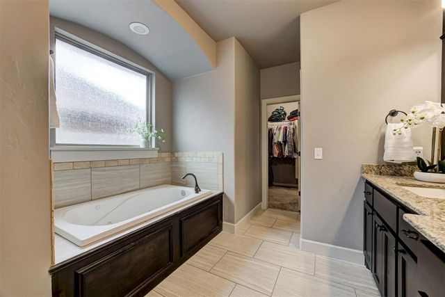 18513 Haslemere Lane, Edmond, OK 73012