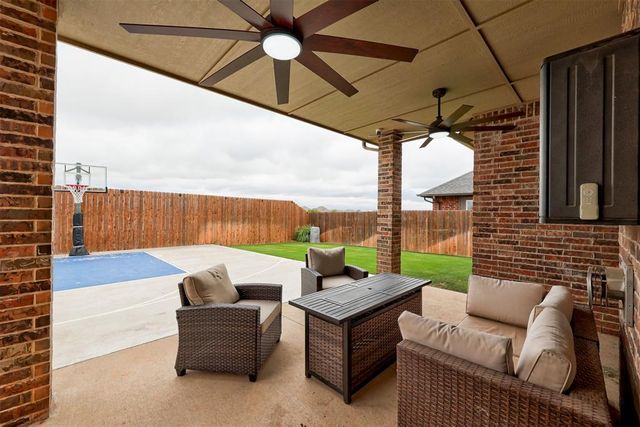 18513 Haslemere Lane, Edmond, OK 73012