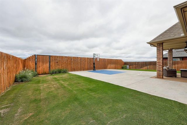 18513 Haslemere Lane, Edmond, OK 73012