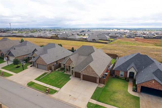 18513 Haslemere Lane, Edmond, OK 73012