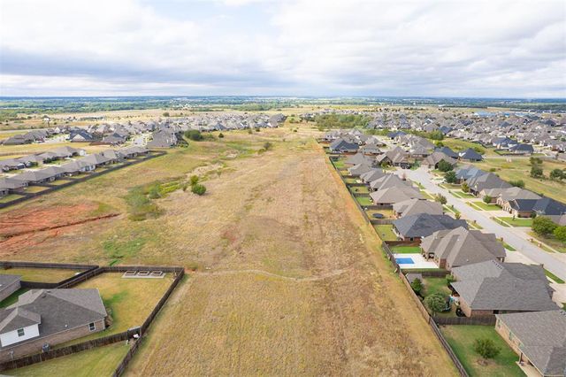 18513 Haslemere Lane, Edmond, OK 73012
