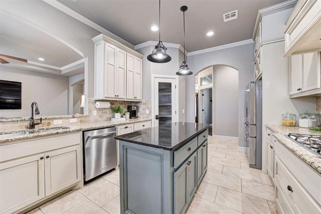 18513 Haslemere Lane, Edmond, OK 73012