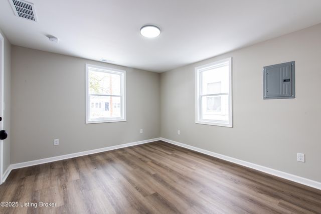 3818 Jewell Ave, Louisville, KY 40212