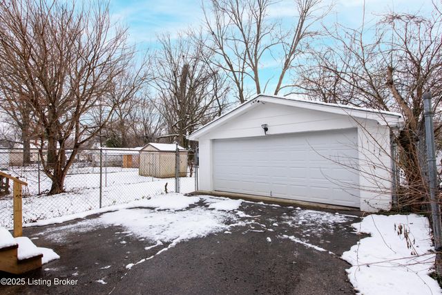 3818 Jewell Ave, Louisville, KY 40212