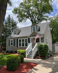 490 Grove Avenue, Wood Dale, IL 60191