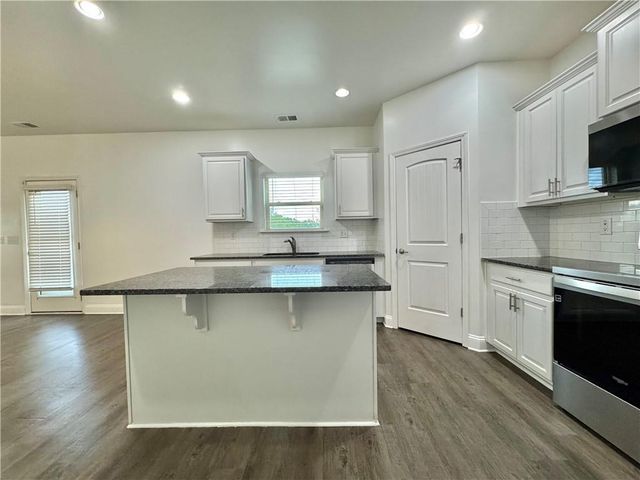 320 Brooks Village Drive, Pendergrass, GA 30567
