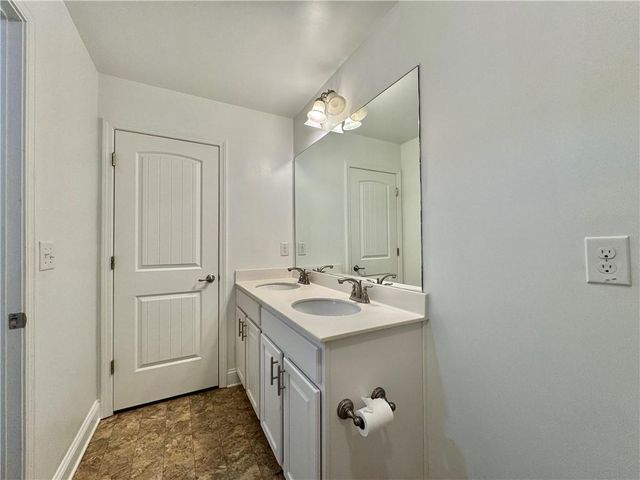 320 Brooks Village Drive, Pendergrass, GA 30567